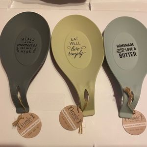 NEW Krumbs Kitchen Collection Spoon Rest- Eat Well Live Simply
